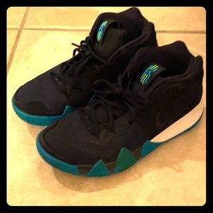 Kyrie 4
